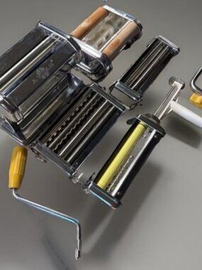 Marcato Atlas 150 Pasta Maker W/ 4 Attachments- Spaghetti, Ravioli, Lasagna EUC